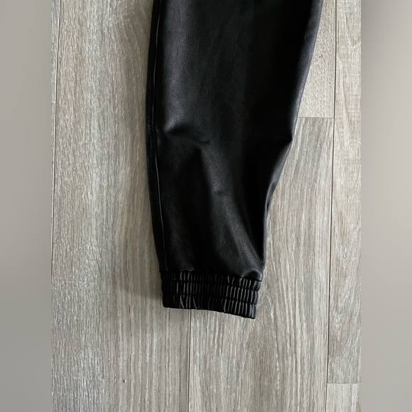SPANX Women’s Faux Leather Jogger Black - Size Medium - Picture 3 of 9